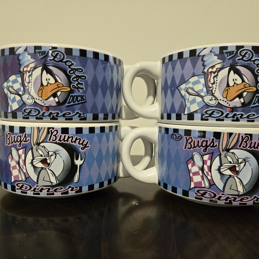 Vintage Warner Bros. Daffy Duck and Bugs Bunny Soup Bowls Mugs